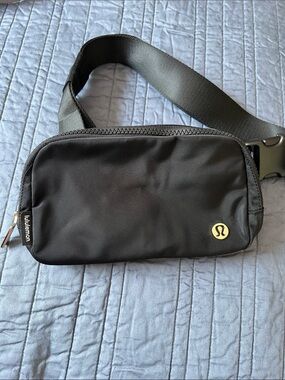 lululemon crossbody bag sherpa Lululemon Everywhere Belt Bag Fleece Sherpa Brown Gold 1L Crossbody Waist  Pack